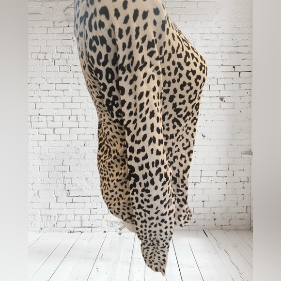 Chaser Leopard Print Top Medium NWT | Black & Cream + Soft Stretch | Boutique - Picture 3 of 3